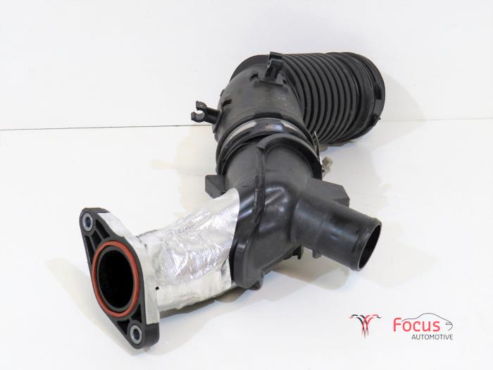 Air intake hose from a Renault Megane IV (RFBB) 1.5 Energy dCi 110 2017