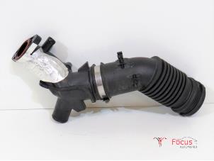 Used Air intake hose Renault Megane IV (RFBB) 1.5 Energy dCi 110 Price € 45,00 Margin scheme offered by Focus Automotive