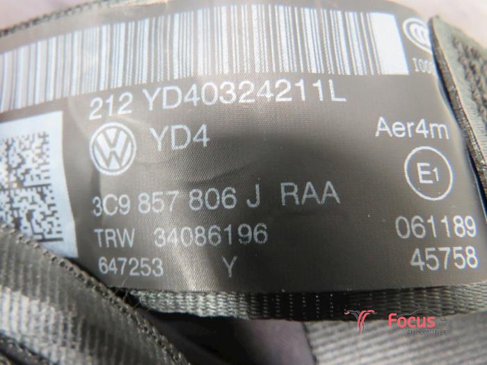 Rear seatbelt, right from a Volkswagen Passat Variant (365) 1.4 TSI 16V 2011