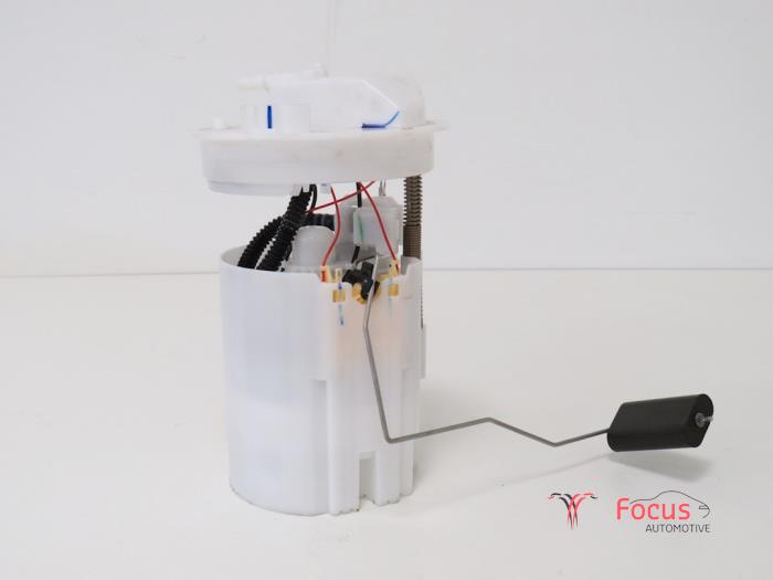 Usagé Pompe à carburant Ford Fiesta 7 1.1 Ti-VCT 12V 85 Prix € 60,00 Règlement à la marge proposé par Focus Automotive