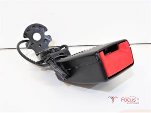 Usagé Insertion ceinture de sécurité arrière droite Audi A1 (8X1/8XK) 1.6 TDI 16V Prix € 12,95 Règlement à la marge proposé par Focus Automotive
