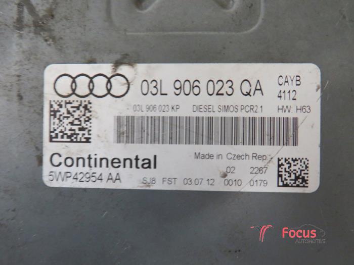 Cerradura de contacto y ordenador de un Audi A1 (8X1/8XK) 1.6 TDI 16V 2012