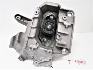 Used Gearbox mount Renault Clio III (BR/CR) 1.5 dCi 70 Price € 20,00 Margin scheme offered by Focus Automotive