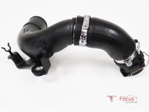 Used Air intake hose Renault Clio IV (5R) 0.9 Energy TCE 90 12V Price € 25,00 Margin scheme offered by Focus Automotive