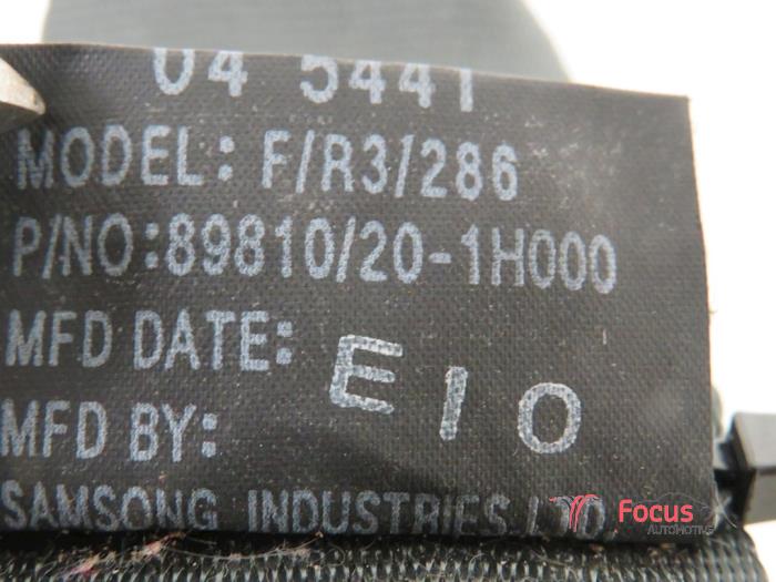 Ceinture de sécurité arrière gauche d'un Kia Cee'd (EDB5) 1.4 CVVT 16V 2011