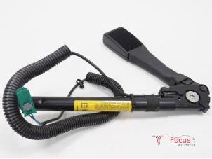 Used Seatbelt tensioner, right Opel Zafira (M75) 1.7 CDTi 16V Price € 14,95 Margin scheme offered by Focus Automotive