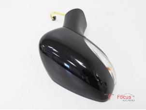 Used Wing mirror, right Renault Captur (2R) Price € 70,00 Margin scheme offered by Focus Automotive