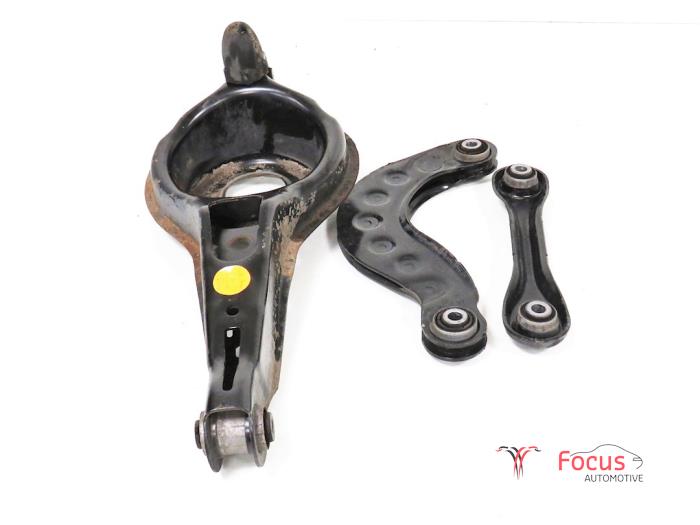 Rear wishbone, left from a Ford Focus 3 1.0 Ti-VCT EcoBoost 12V 100 2016