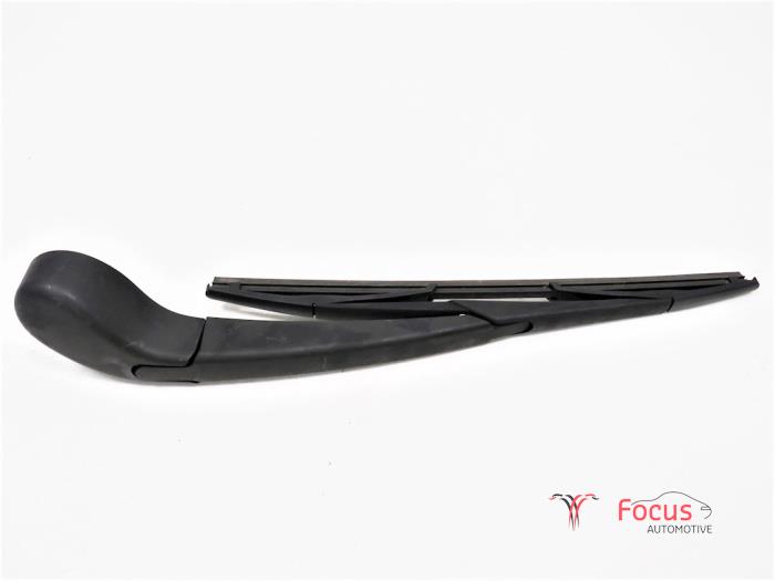 Scheibenwischerarm hinten van een Ford Focus 3 1.0 Ti-VCT EcoBoost 12V 100 2016