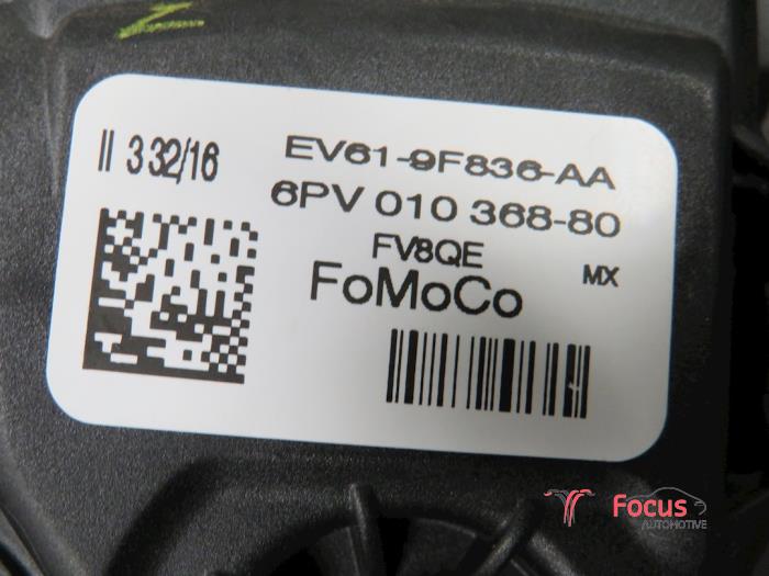 Gaspedalposition Sensor van een Ford Focus 3 1.0 Ti-VCT EcoBoost 12V 100 2016