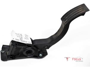Usados Sensor de posición de acelerador Ford Focus 3 1.0 Ti-VCT EcoBoost 12V 100 Precio € 35,00 Norma de margen ofrecido por Focus Automotive