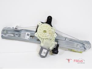 Używane Mechanizm szyby lewej tylnej wersja 4-drzwiowa Ford Focus 3 1.0 Ti-VCT EcoBoost 12V 100 Cena € 35,00 Procedura marży oferowane przez Focus Automotive