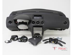 Usados Juego y módulo de airbag Peugeot 308 SW (4E/H) 2.0 HDi 16V FAP Precio € 400,00 Norma de margen ofrecido por Focus Automotive