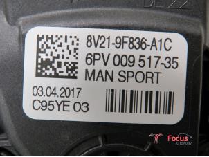 Gaspedalposition Sensor van een Ford Fiesta 6 (JA8) 1.0 EcoBoost 12V 100 Van 2017