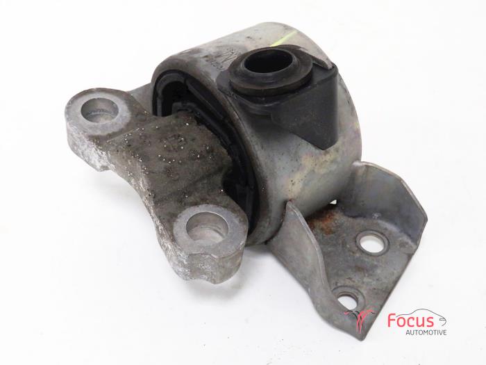 Usagé Support moteur Opel Corsa E 1.4 16V Prix € 7,95 Règlement à la marge proposé par Focus Automotive