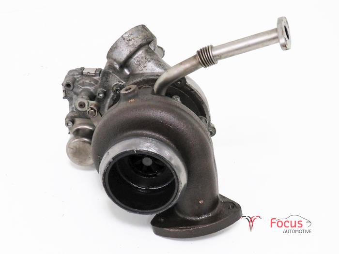 Turbo from a Mercedes-Benz C (W204) 2.2 C-200 CDI 16V BlueEFFICIENCY 2010