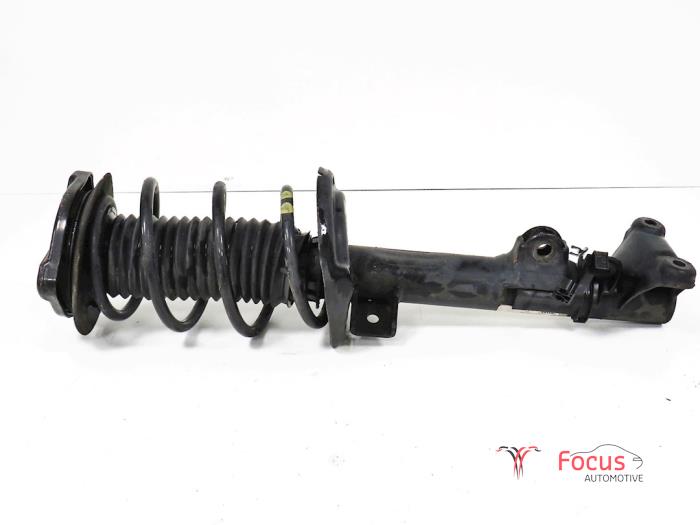 Front shock absorber rod, right from a Mercedes-Benz C (W204) 2.2 C-200 CDI 16V BlueEFFICIENCY 2010