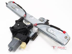 Usagé Lève vitre électrique avant droit Ford Fiesta 6 (JA8) 1.4 TDCi Prix € 39,99 Règlement à la marge proposé par Focus Automotive