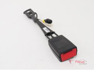 Used Front seatbelt buckle, right Peugeot 5008 I (0A/0E) 1.6 HDiF 16V Price € 20,00 Margin scheme offered by Focus Automotive
