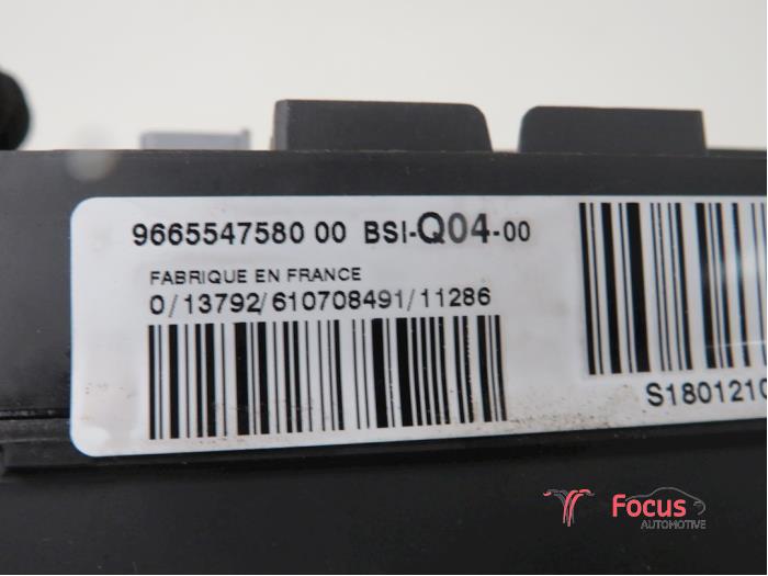 Zündschloss + Steuergerät van een Peugeot 508 SW (8E/8U) 1.6 HDiF 16V 2011
