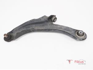 Used Front wishbone, left Renault Clio IV (5R) 1.2 16V Price € 25,00 Margin scheme offered by Focus Automotive