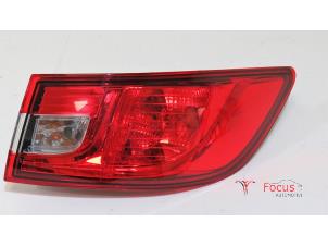 Used Taillight, right Renault Clio IV (5R) Price € 25,00 Margin scheme offered by Focus Automotive