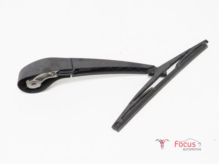 Rear wiper arm from a Ford Focus 3 1.0 Ti-VCT EcoBoost 12V 100 2014