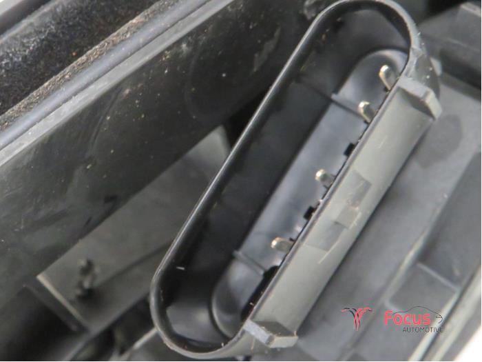 Serrure portière mécanique 4portes arrière droite d'un Ford Focus 3 1.0 Ti-VCT EcoBoost 12V 100 2014