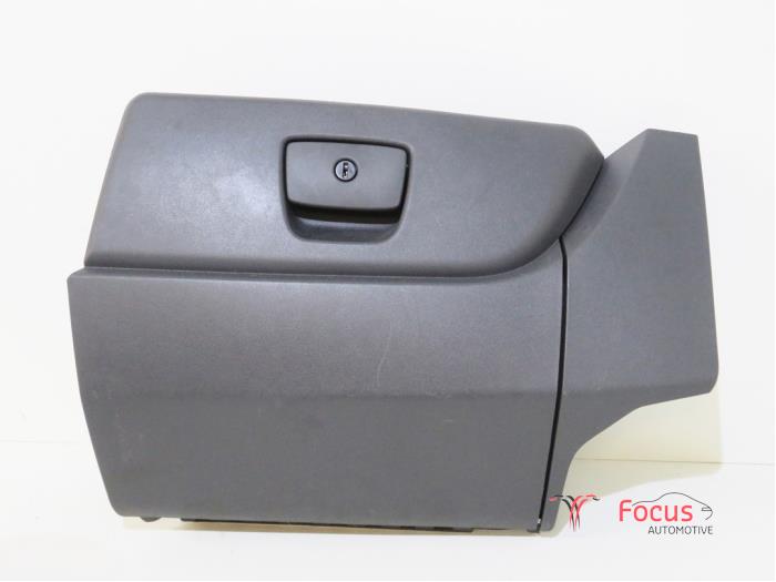 Begagnade Handskfack Fiat Qubo 1.3 D 16V Multijet Pris € 35,00 Marginaltabell erbjuds av Focus Automotive
