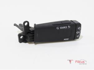 Used Steering wheel mounted radio control Renault Clio V (RJAB) 1.0 TCe 100 12V Price € 20,00 Margin scheme offered by Focus Automotive