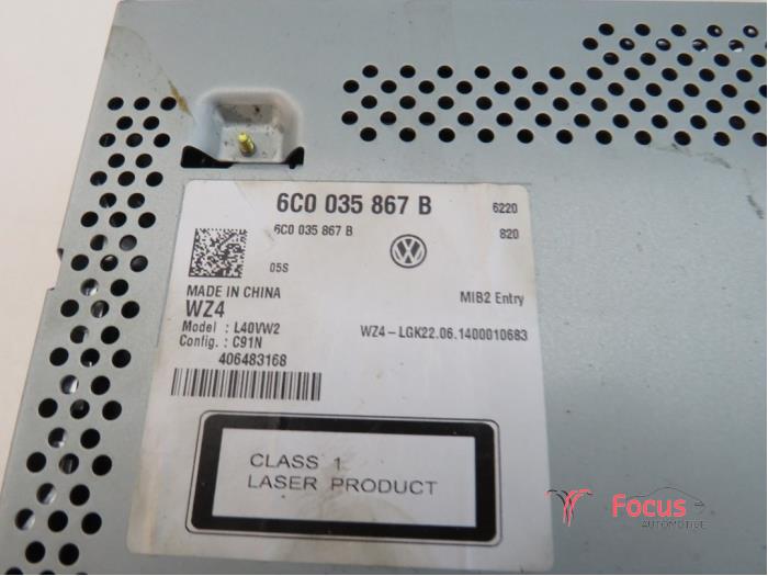 Reproductor de CD y radio de un Volkswagen Polo V (6R) 1.0 12V BlueMotion Technology 2014