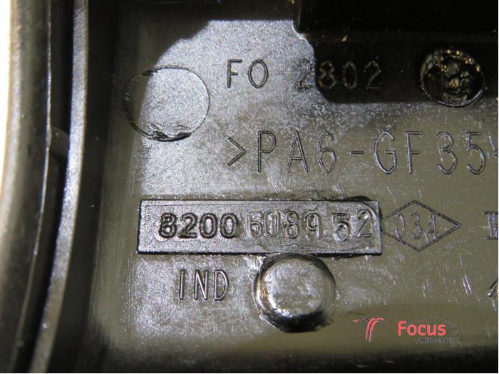Ventildeckel van een Renault Kangoo Express (FW) 1.5 dCi 85 2009