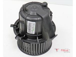 Używane Silnik wentylatora nagrzewnicy Citroen C3 (SC) 1.1 Cena € 14,95 Procedura marży oferowane przez Focus Automotive