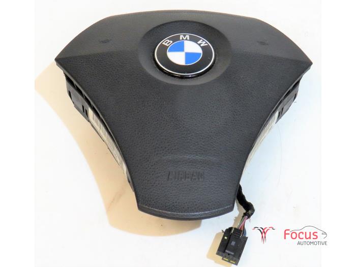 Left airbag (steering wheel) from a BMW 5 serie Touring (E61) 520d 16V 2005
