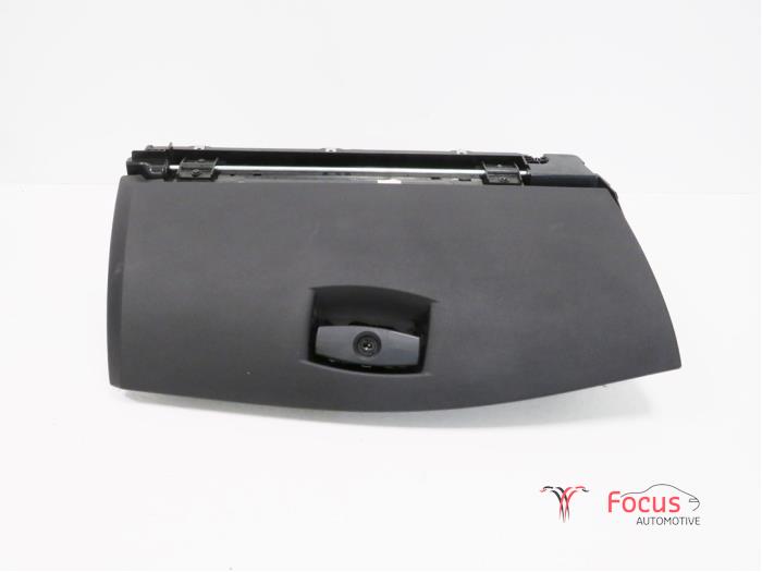 Gebrauchte Handschuhfach BMW 5 serie Touring (E61) 520d 16V Preis € 24,95 Margenregelung angeboten von Focus Automotive