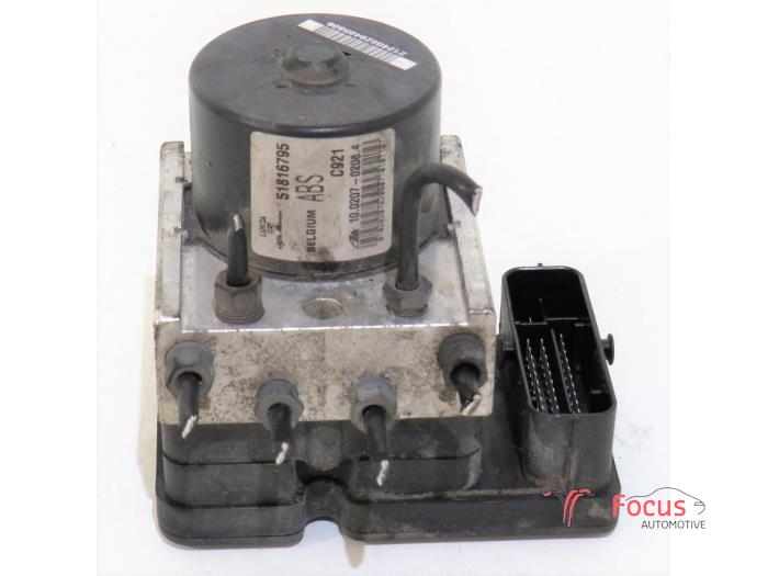 Begagnade ABS-pump Fiat Doblo Cargo (263) 1.3 D Multijet Pris € 150,00 Marginaltabell erbjuds av Focus Automotive
