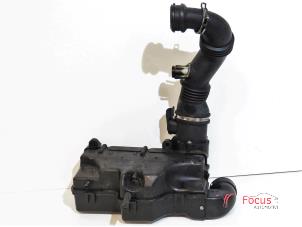 Usagé Boîtier filtre à air Peugeot 5008 I (0A/0E) 1.6 HDiF 16V Prix € 50,00 Règlement à la marge proposé par Focus Automotive