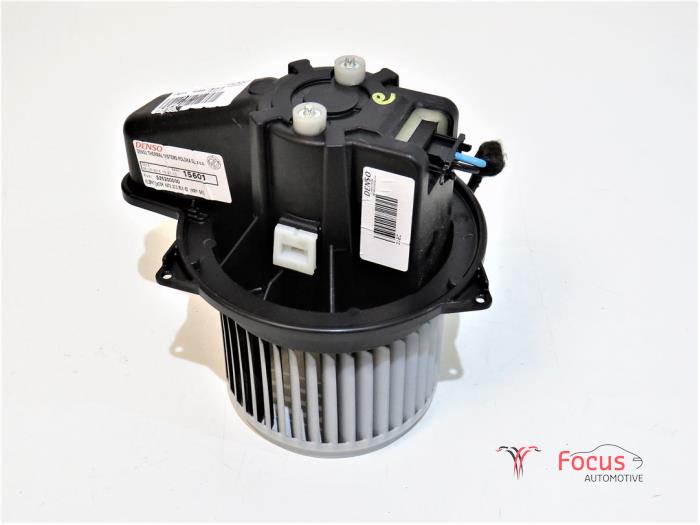 Motor de ventilador de calefactor de un Fiat 500 (312) 0.9 TwinAir 60 2017