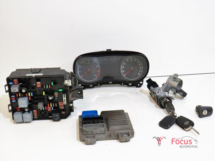 Used Ignition lock + computer Opel Corsa E 1.2 16V Price € 274,95 Margin scheme offered by Focus Automotive