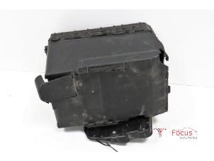 Usados Caja de batería Citroen Berlingo 1.6 Hdi 75 16V Phase 1 Precio € 25,00 Norma de margen ofrecido por Focus Automotive