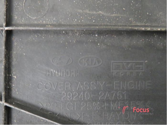 Cache sous moteur d'un Hyundai i20 1.4 CRDi 16V 2012