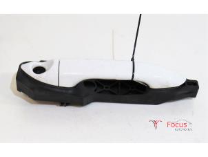 Used Front door handle 4-door, right Hyundai i10 (B5) 1.0 12V Price € 25,00 Margin scheme offered by Focus Automotive