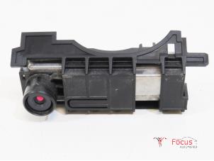 Używane Kamera przednia Renault Twingo III (AH) 1.0 SCe 70 12V Cena € 100,00 Procedura marży oferowane przez Focus Automotive