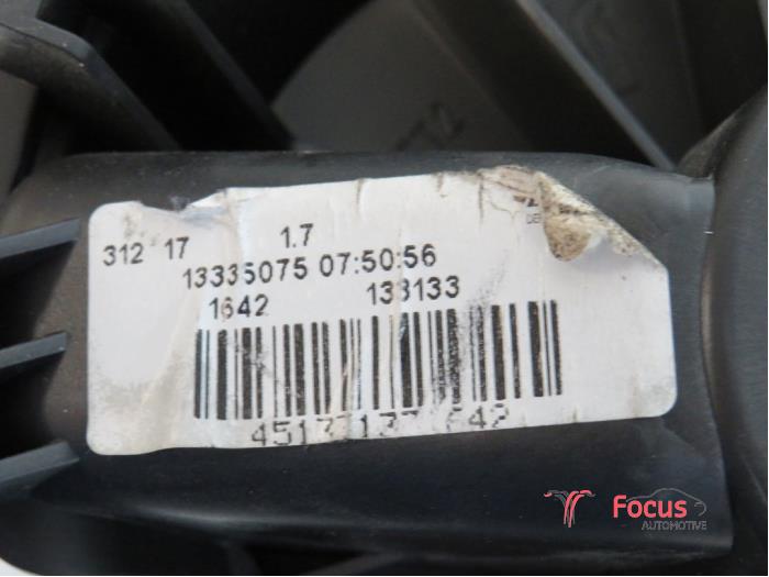 Heating and ventilation fan motor from a Opel Corsa E 1.2 16V 2018