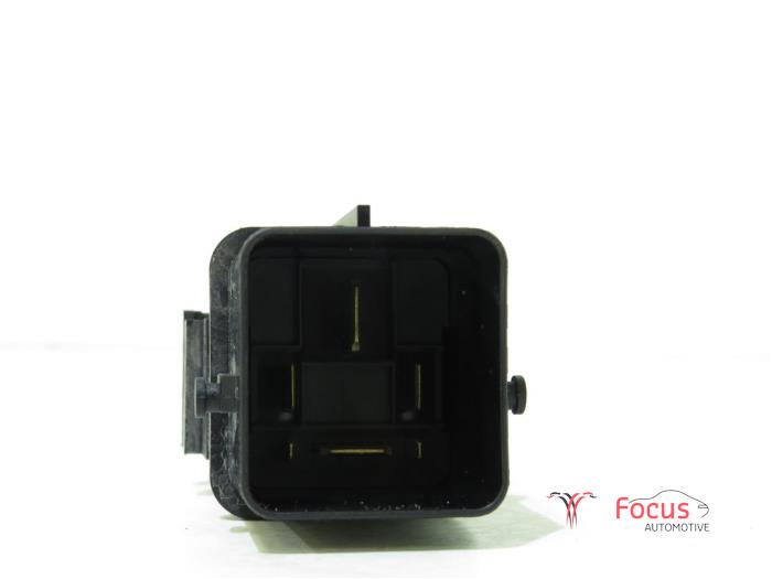 Glow plug relay Kia Cee'd Sportswagon 1.6 CRDi 16V VGT 368332A000