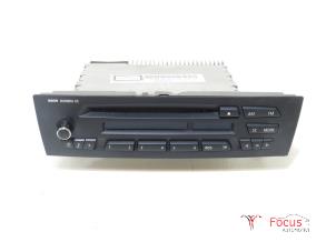 Używane Radioodtwarzacz CD BMW 1 serie (E81) 116d 16V Cena € 75,00 Procedura marży oferowane przez Focus Automotive