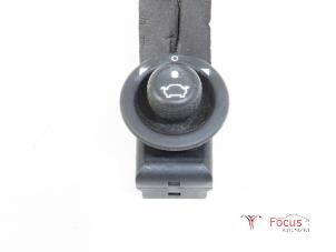 Usados Interruptor de retrovisor Ford Fiesta 6 (JA8) 1.6 TDCi 16V 90 Van Precio € 7,50 Norma de margen ofrecido por Focus Automotive