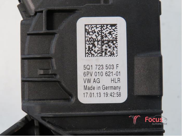 Sensor de posición de acelerador de un Volkswagen Golf VII (AUA) 1.6 TDI 16V 2013