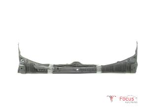Used Cowl top grille Renault Megane IV (RFBB) 1.2 Energy TCE 100 Price € 27,95 Margin scheme offered by Focus Automotive