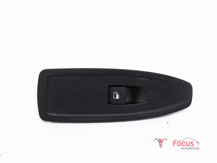 Usados Interruptor de ventanilla eléctrica BMW X2 (F39) sDrive 18d 2.0 16V Precio € 0,95 Norma de margen ofrecido por Focus Automotive